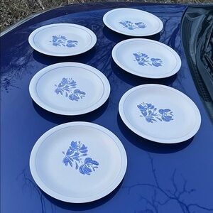Pfaltzgraff Yorktowne Stoneware Plate Set